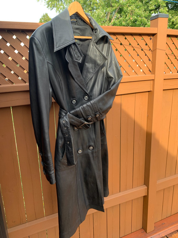 Woman's black leather coat in Women's - Tops & Outerwear in Mississauga / Peel Region