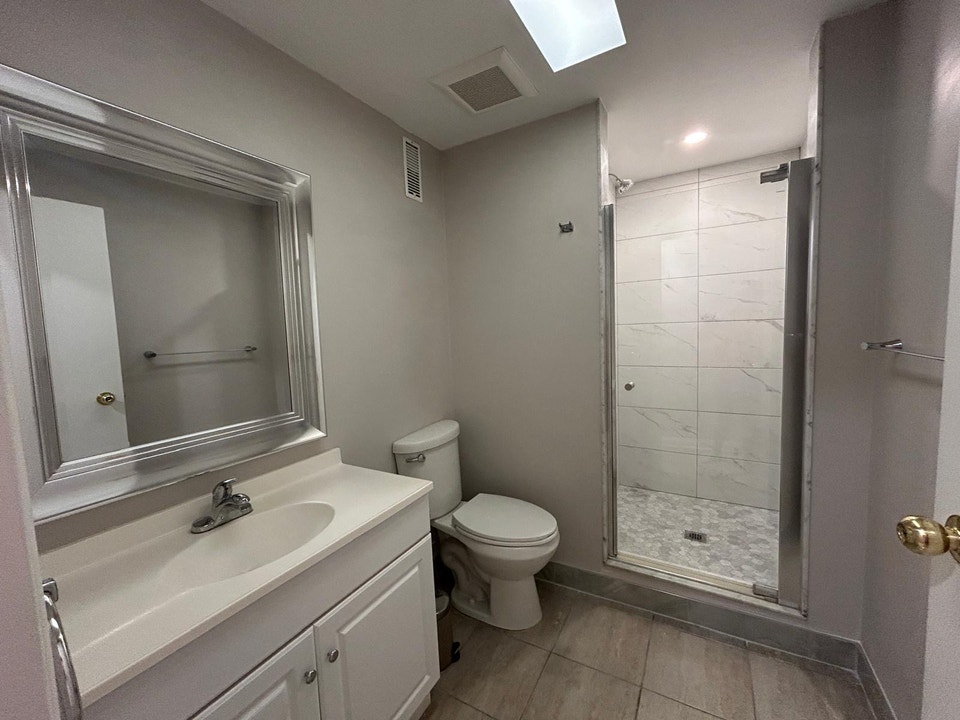 Renovated Furnished Walkout Basement Studio in Willowdale West 5