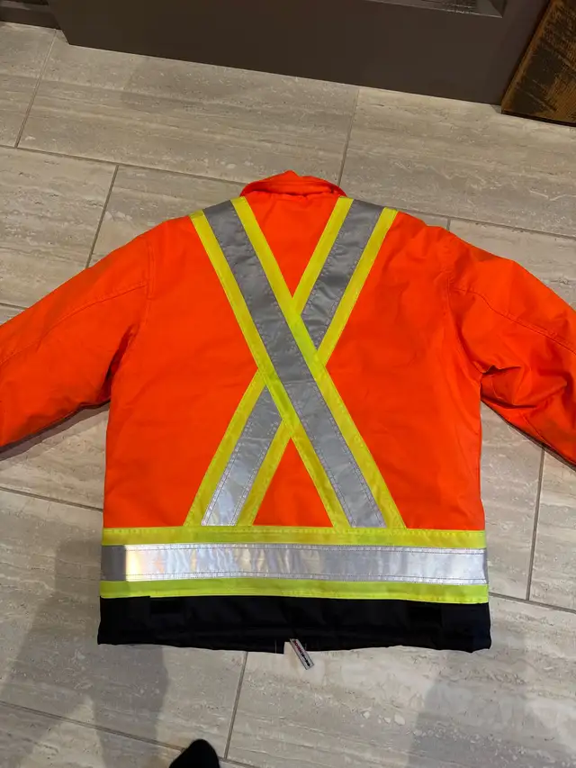 size medium reflective jacket65048392319875122