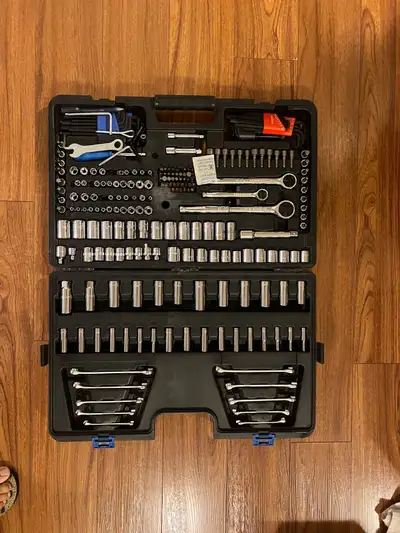 Mastercraft Socket Set (barely used), View more