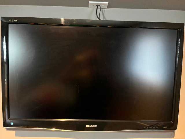 Sharp Aquos 37” TV LC-37D64U for Sale in TVs in Calgary