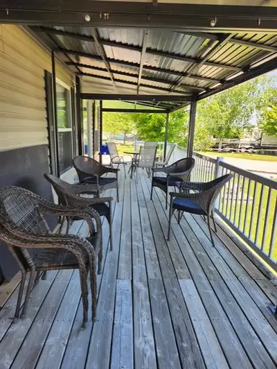 2008-40ft X 12ft Quailridge Park model by Forest River 1 bedroom plus den Excellent Condition Has fu...