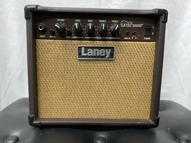 LANEY LA15C ACOUSTIC GUITAR COMBO AMP in Amps & Pedals in North Bay - Image 2