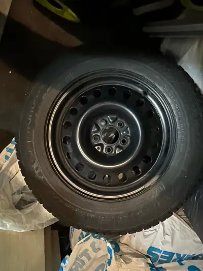 Description complète dans les photos. À venir chercher dans le h4p1w7 à Mtl. Merci