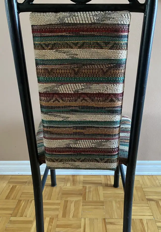 2 DINING CHAIRS NATIVE PRINTS in Home Décor & Accents in Laval / North Shore - Image 8