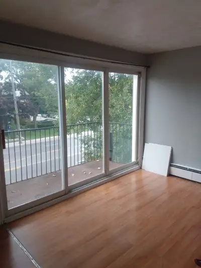ONE-BEDROOM APARTMENT FOR RENT ON DUNDAS STREET IN WHITBY BETWEEN ANDRESON AND GARDEN STREET. IT IS...
