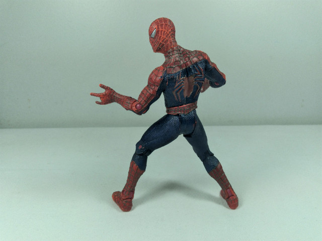 2002 ToyBiz Marvel Spiderman Movie 5.5&quot; Action Figure in Arts & Collectibles in Moncton - Image 4