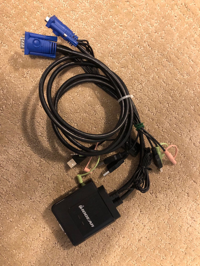 IOGEAR GCS72U 2-Port USB VGA Cable KVM Switch with Cables, Remot in Cables & Connectors in Mississauga / Peel Region