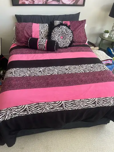 Double Bedding Comforter Set, View more