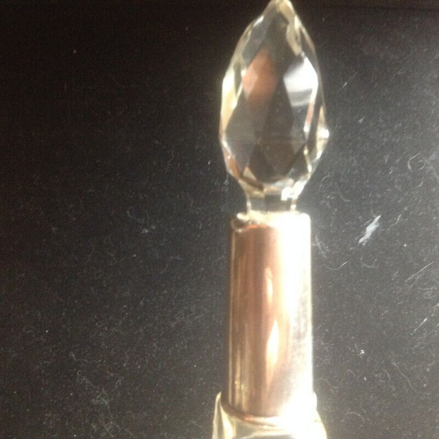 ANTIQUE CUT CRYSTAL PERFUME BOTTLE in Arts & Collectibles in Vancouver - Image 2