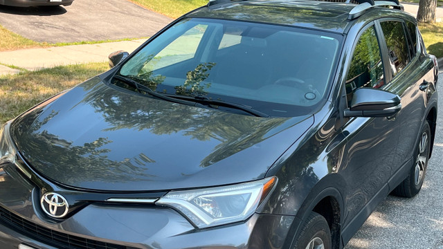 2016 RAV4 XLE in Cars & Trucks in Markham / York Region