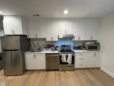 2 BHK basement with Wifi & 1 Parking  in Richmond Hill for rent
