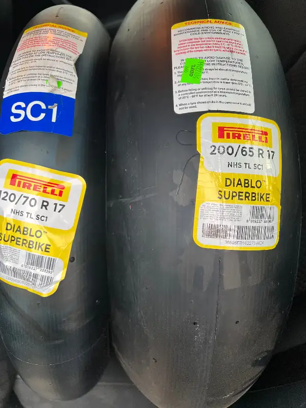 Pirelli Diablo Supercorsa V4 tires rear 180/55/17 120 street dot in Other in Barrie - Image 10