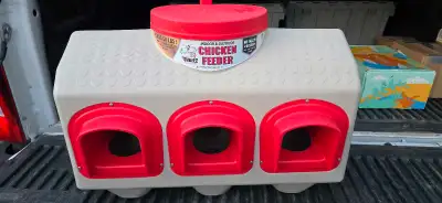 overEZ 50lbs chicken feeder. works great and in perfect shape. minimizes wasted feed spillage. 175 o...
