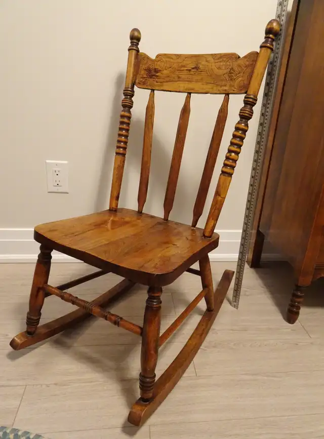Vintage CHILD Size Rockers – 4 to choose from in Arts & Collectibles in Oshawa / Durham Region - Image 4