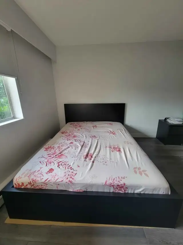 Queen size bed & mattress with board in Beds & Mattresses in Delta/Surrey/Langley - Image 4