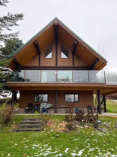 3+ bedroom, 2 bathroom semi waterfront home avaialble to rent in Magna Bay. Property backs onto an o...