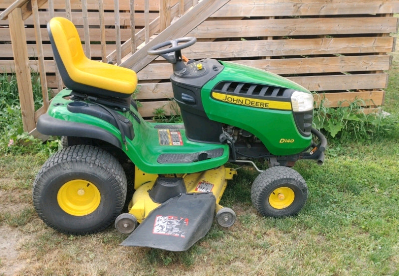 John Deere D140 Lawn Tractor only 78hrs for sale  