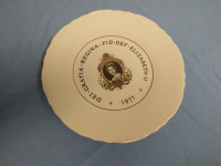 Vintage Queen Elizabeth ll Commemorative Round Plate9 1/4 “ 1977