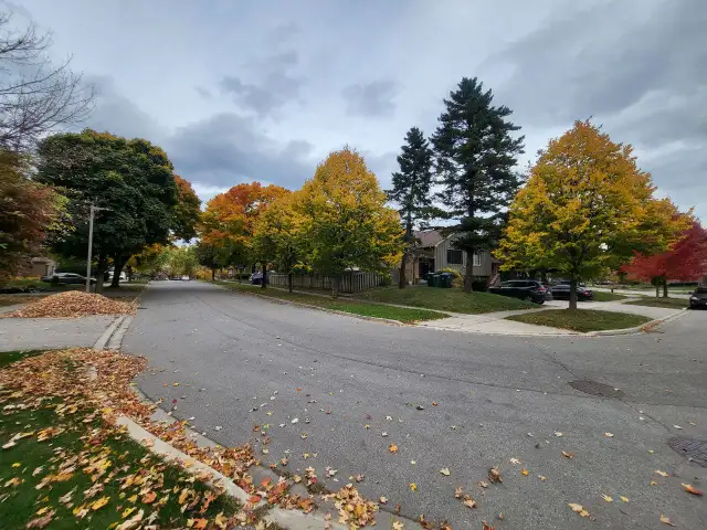 [AVAILABLE NOW] - BEAUTIFUL LEGAL 1+1 UNIT IN MISSISSAUGA
