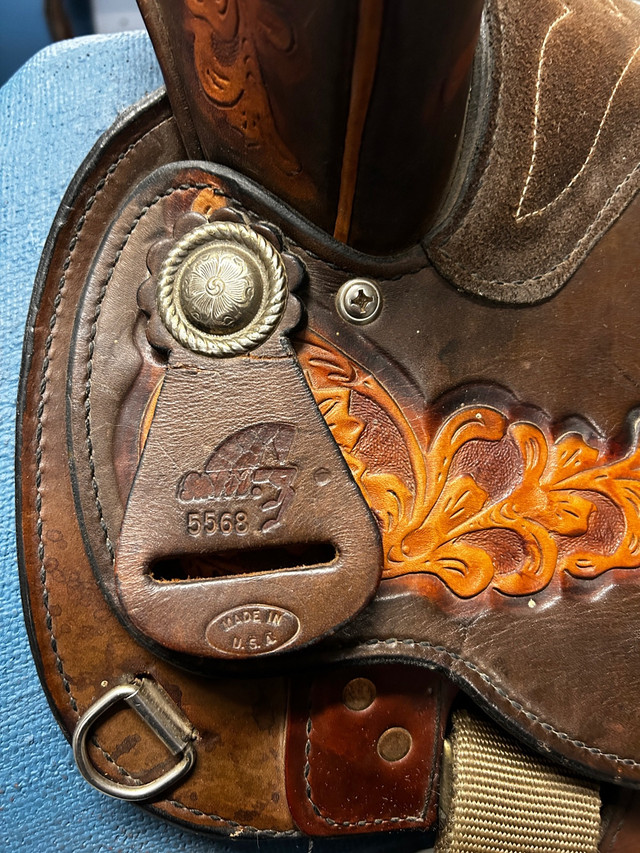 15” Vintage Simco Saddle  in Equestrian & Livestock Accessories in Comox / Courtenay / Cumberland - Image 2