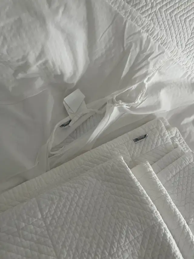 Brunelli Queen Duvet Cover in Bedding in City of Toronto - Image 6