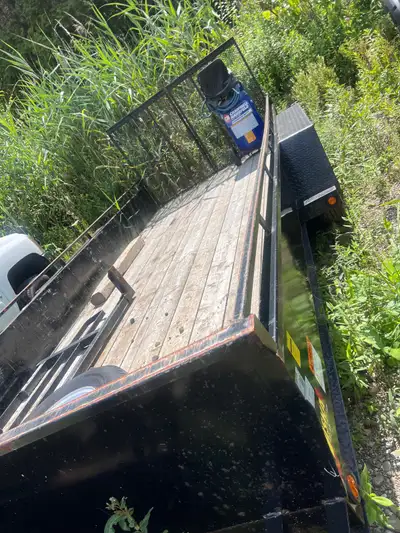 2022 - 20 foot contractor trailer gently used D ring tie downs, ramp