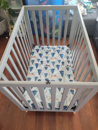 Mini Crib with Mattress and Fitted Crib Sheets