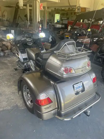 2006 Honda Gold Wing trike 1,800 cc 47,235 kms Excellent condition Trailer hitch Call/text 613-639-5...