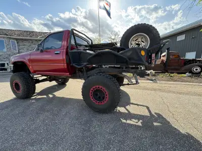 Custom built Az desert runner 350 crate motor, 700R overdrive automatic transmission fun lil truck B...