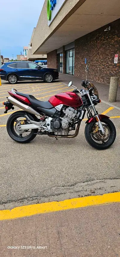 2007 CB Honda Hornet919, all OEM including wind screen and center stand. New tires. Pictures wont do...