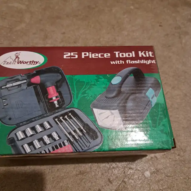 Worthy 25 piece tool kit in Hand Tools in Calgary - Image 3