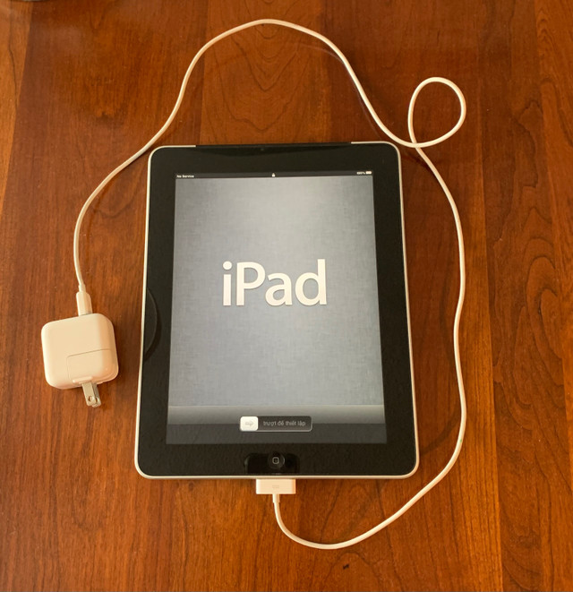 Apple iPad 1st Gen. 64GB (Wi-Fi + 3G) in iPads & Tablets in Mississauga / Peel Region
