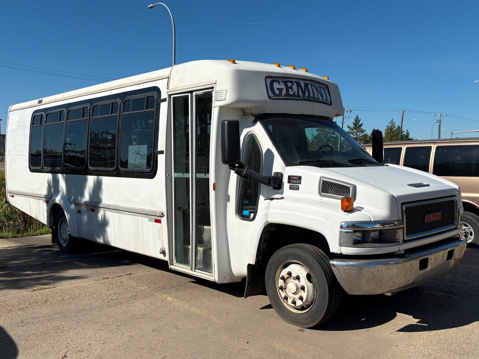 GMC C5500 Shuttle Bus | RVs & Motorhomes | Edmonton | Free local ...