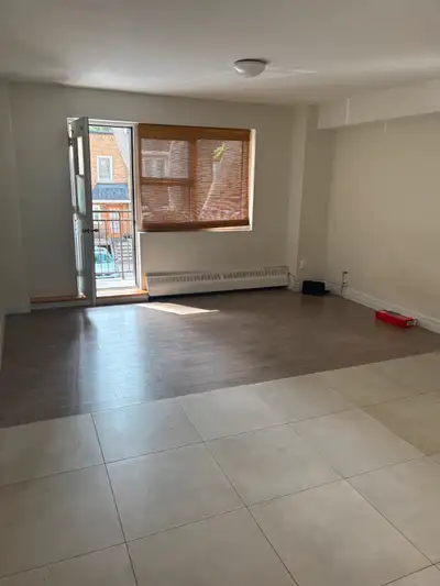 Renovated Studio NDG: $1045