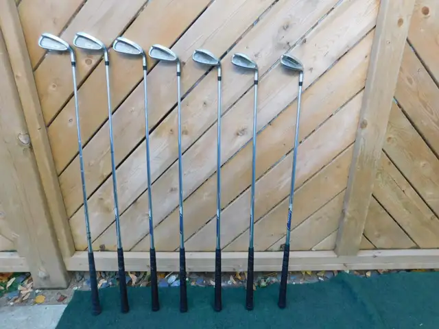 Right Hand TAYLORMADE irons set in Golf in Sarnia - Image 3