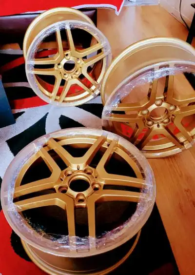 Fits Mercedes/vw Power coated in gold bolt pattern is 5x112, and the typical width is 7.5 inches.