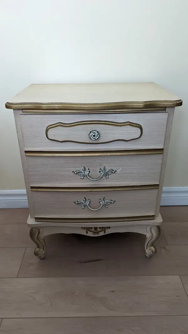 Set de chambre pour jeune fille in Beds & Mattresses in Laurentides - Image 5