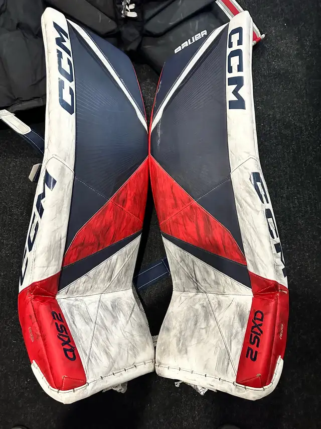 Goalie equip for sale in Hockey in Lloydminster - Image 2