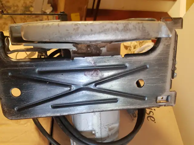 CIRCULAR SAW-BLACK AND DECKER. EXCELLENT CONDITION in Power Tools in City of Toronto - Image 3