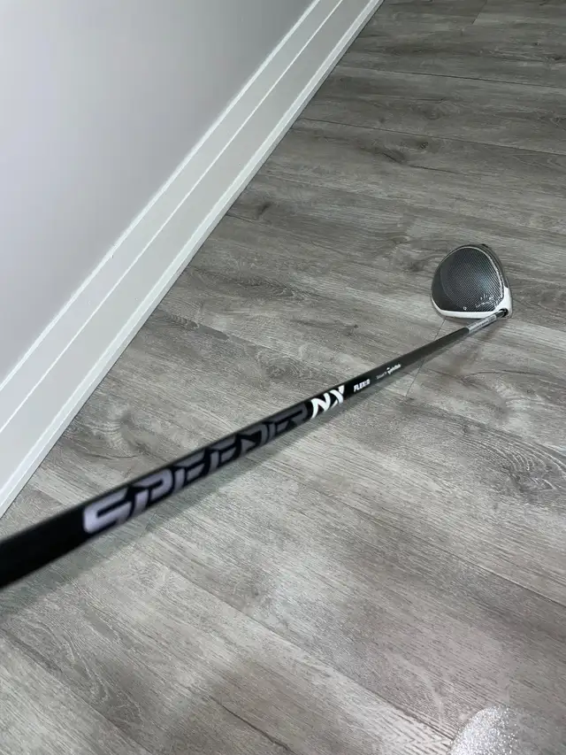 Taylormade Stealth Gloire Fairway Driver (RH, Regular Flex, 10.5 in Golf in Oakville / Halton Region - Image 5