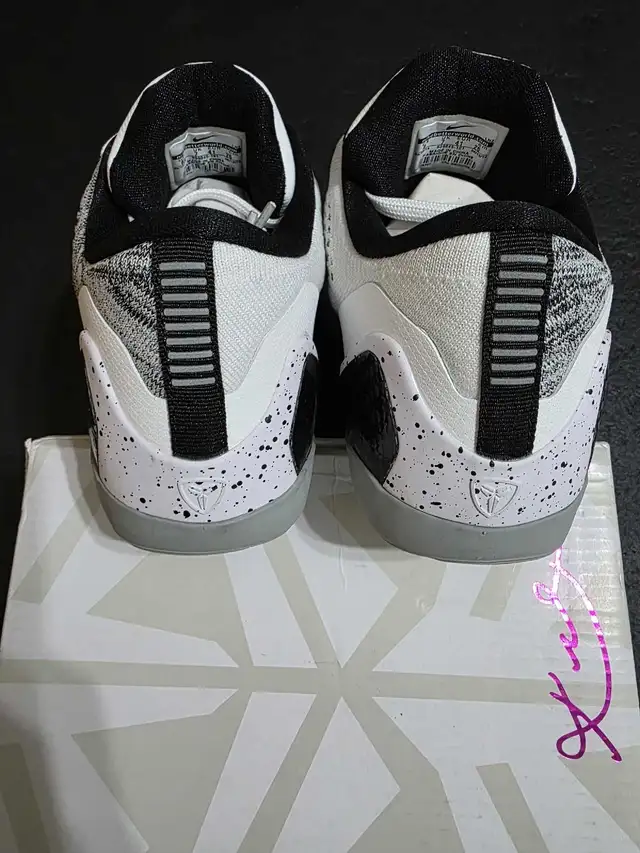 Kobe 9 Beethoven size 8 in Men's Shoes in Mississauga / Peel Region - Image 6