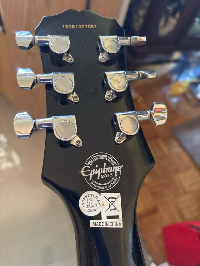 2015 Epiphone Les Paul Junior Pro-1 w/ case and extra strings in Guitars in Oshawa / Durham Region - Image 2