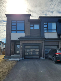 Townhouse End unit in Kanata/Stittsville for rent