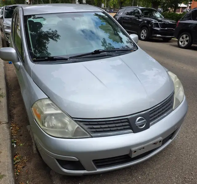 2009 Nissan Versa 179,000 km