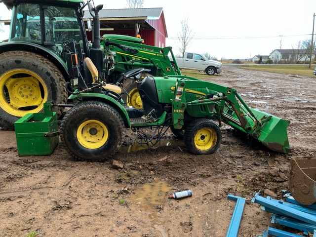 2015 JD 2032 in Farming Equipment in Annapolis Valley - Image 2