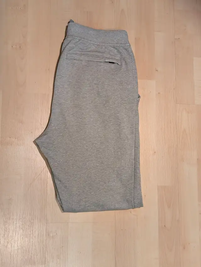 Size small men's jogging pants in Men's in Edmonton - Image 4