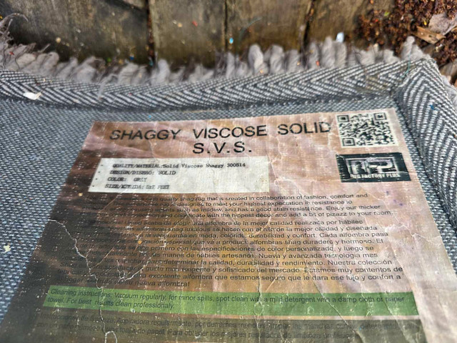 Shaggy Gray Rug- 5' x 7' in Rugs, Carpets & Runners in Kitchener / Waterloo - Image 3