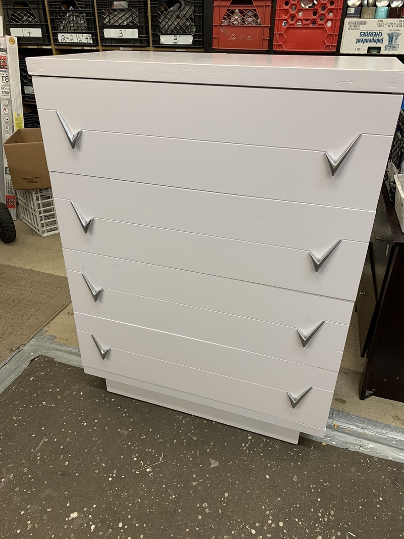 LARGE WHITE 4 DRAWER SOLID WOOD UPRIGHT DRESSER Dressers & Wardrobes