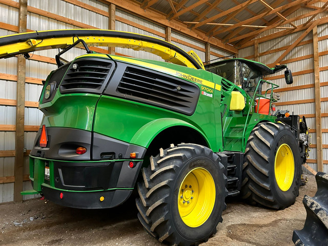 John Deere 9700i in Farming Equipment in Saskatoon - Image 2